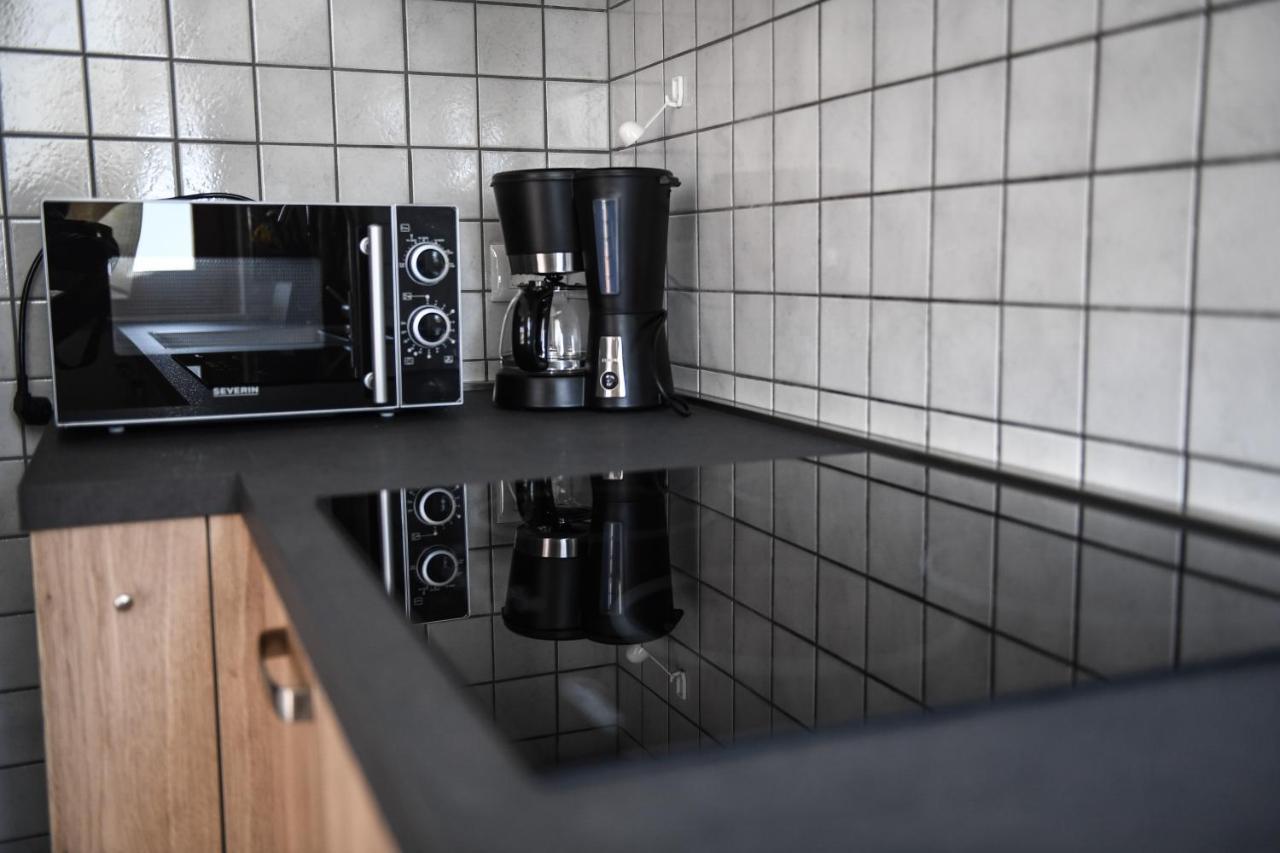Blue Apartment - A Due Passi Dal Lago, Parcheggio Privato 라찌제 외부 사진