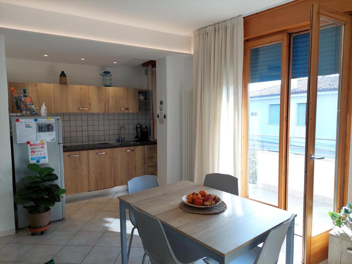Blue Apartment - A Due Passi Dal Lago, Parcheggio Privato 라찌제 외부 사진