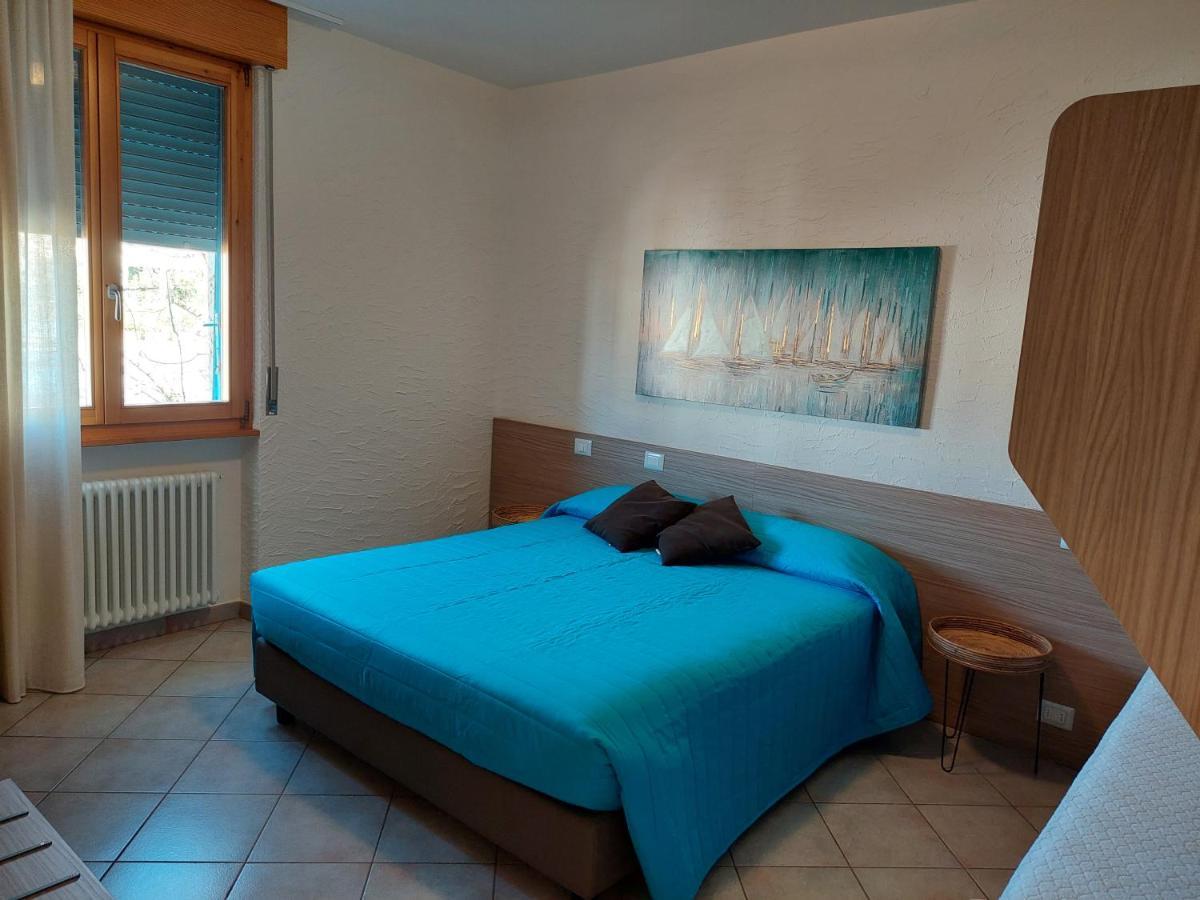 Blue Apartment - A Due Passi Dal Lago, Parcheggio Privato 라찌제 외부 사진